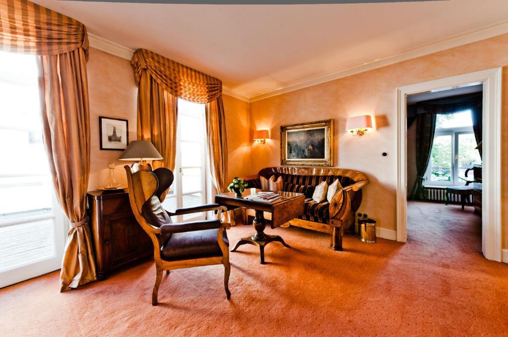 Hotel Kronenschloesschen 엘트빌레 객실 사진